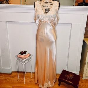 1930’s satin slip | peach